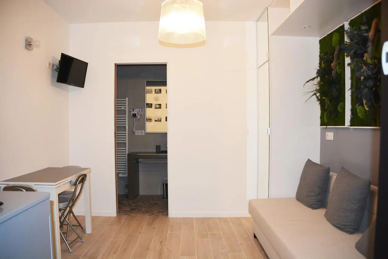 Grenelle - Beautiful Flat In Paryż